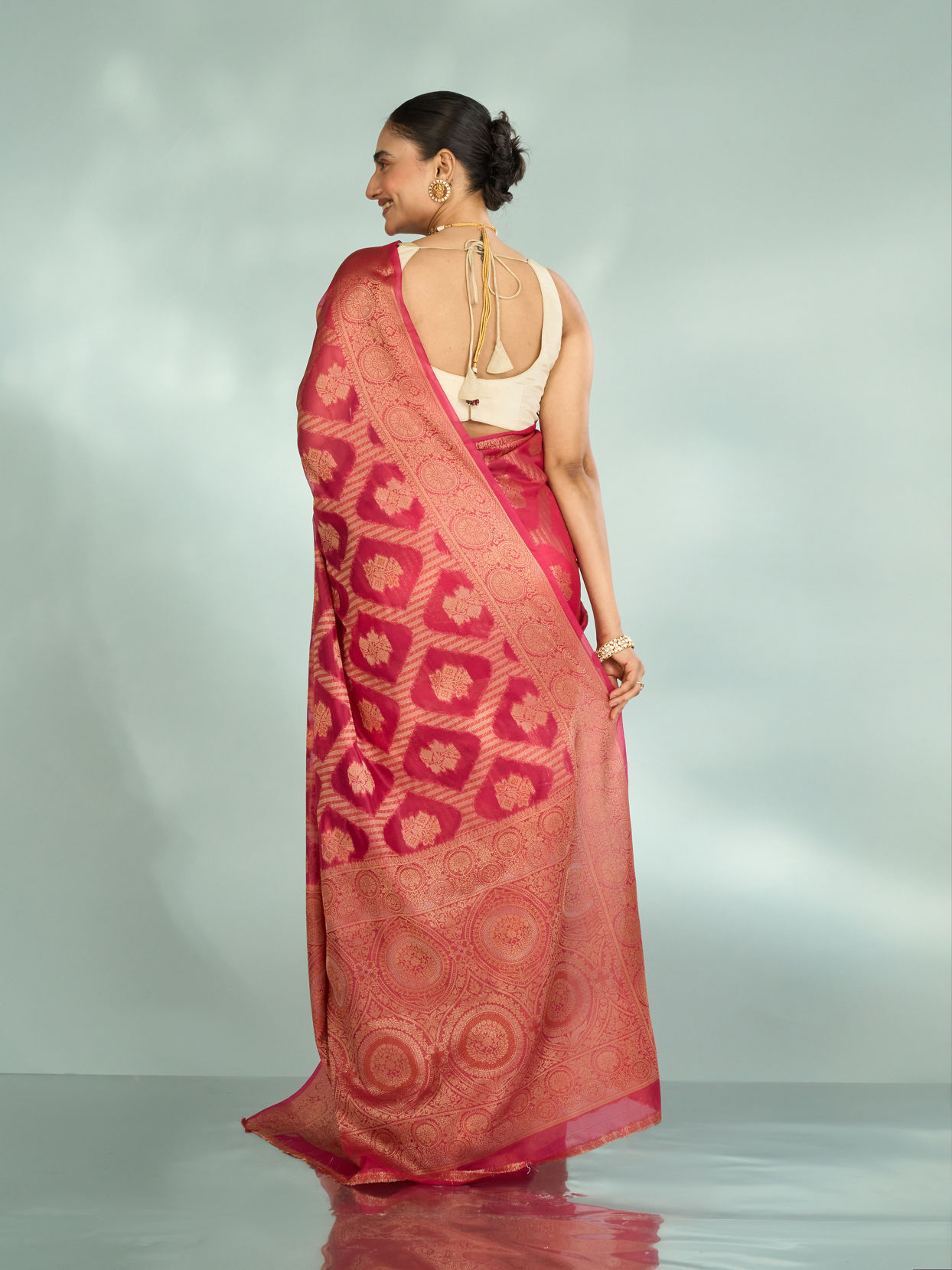 Mohey Women Pink Synthesis Silk Saree