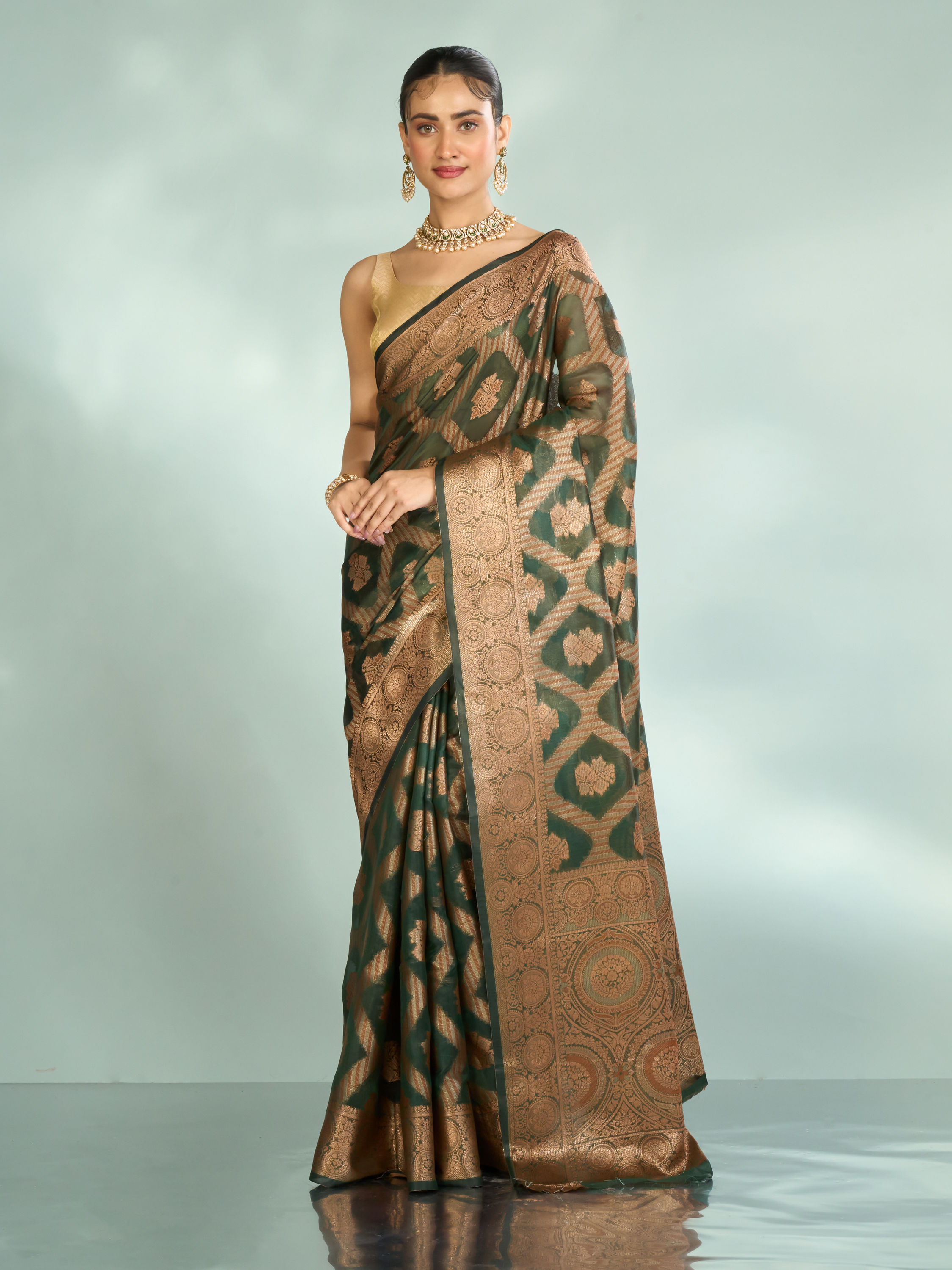 Mohey Women Emerald Enchantment Saree