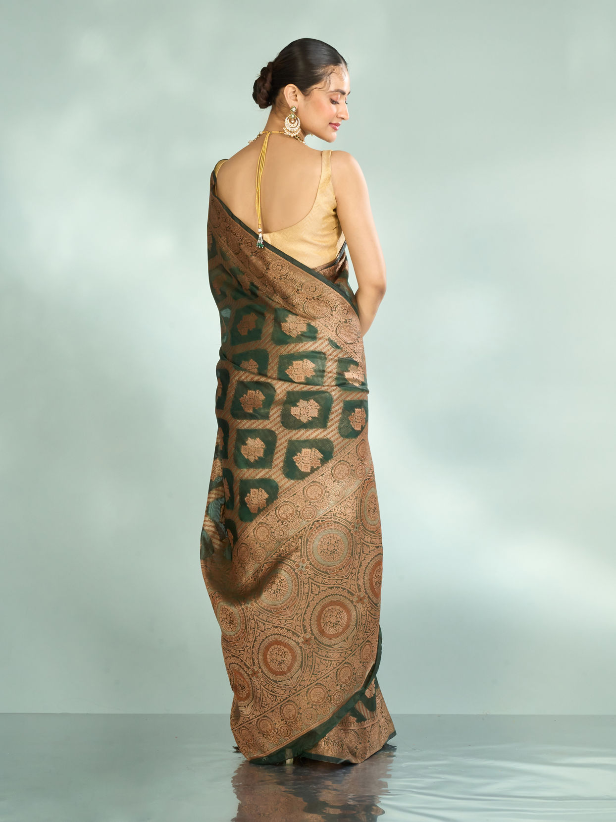 Mohey Women Emerald Enchantment Saree