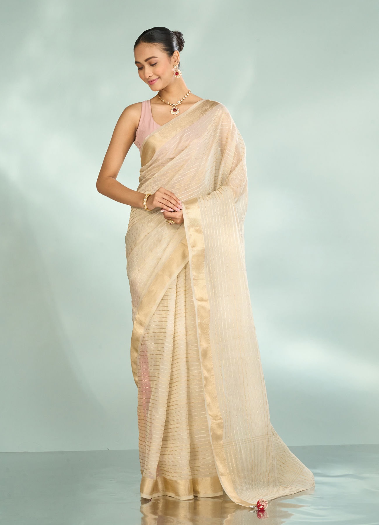 Mohey Women Elegance Unveiled Cream Banarasi Saree