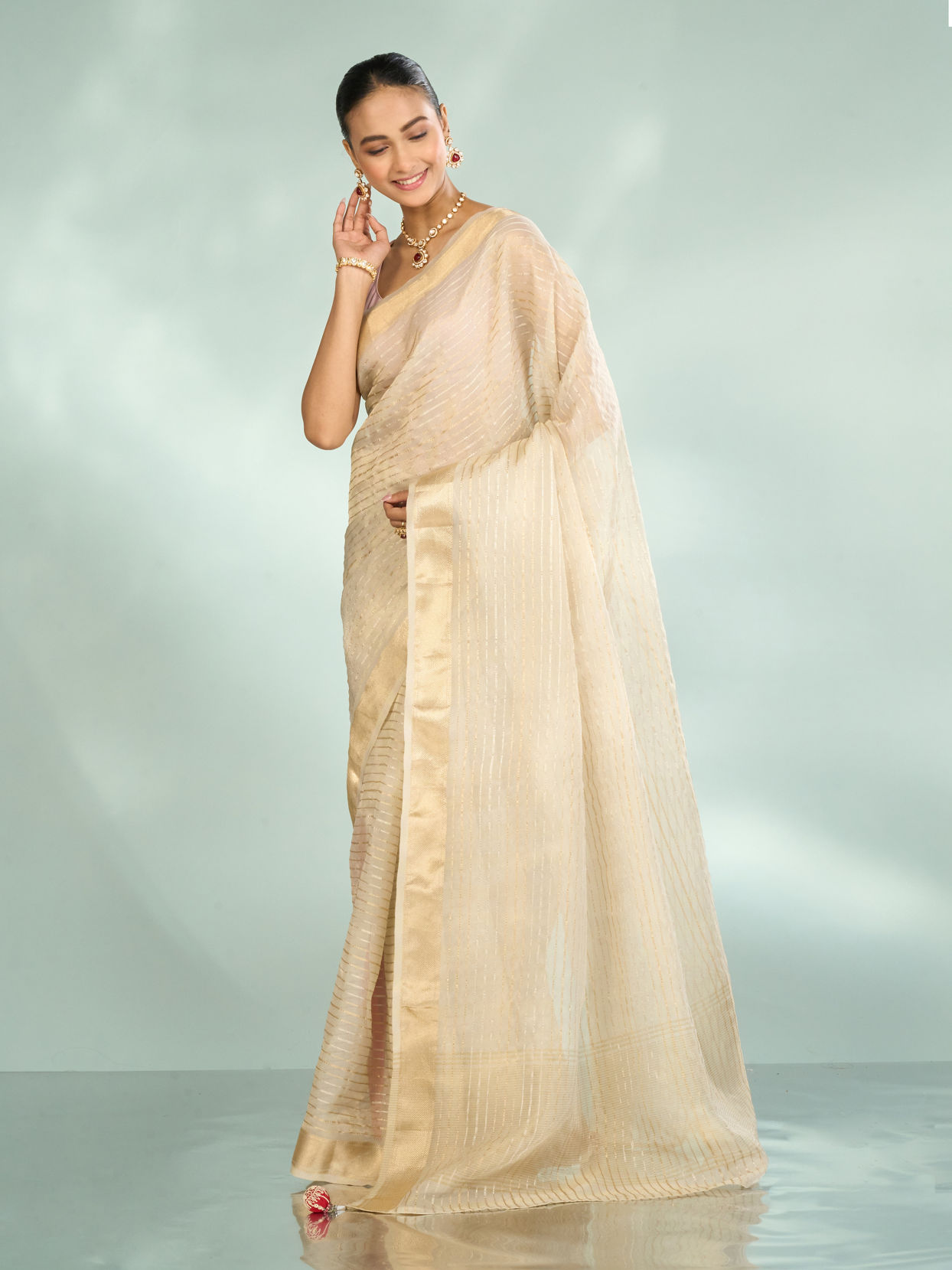 Mohey Women Elegance Unveiled Cream Banarasi Saree