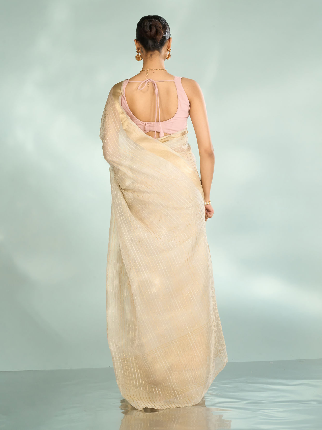 Mohey Women Elegance Unveiled Cream Banarasi Saree