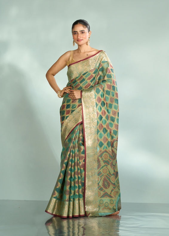 Mohey Women Enchanting Rama Green Saree