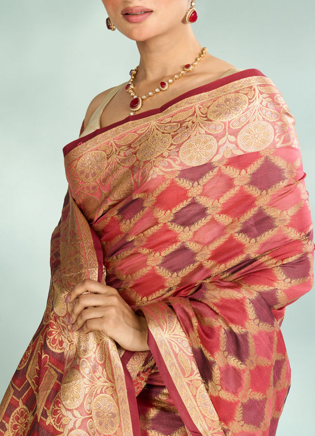Mohey Women Splendid Coral Saree