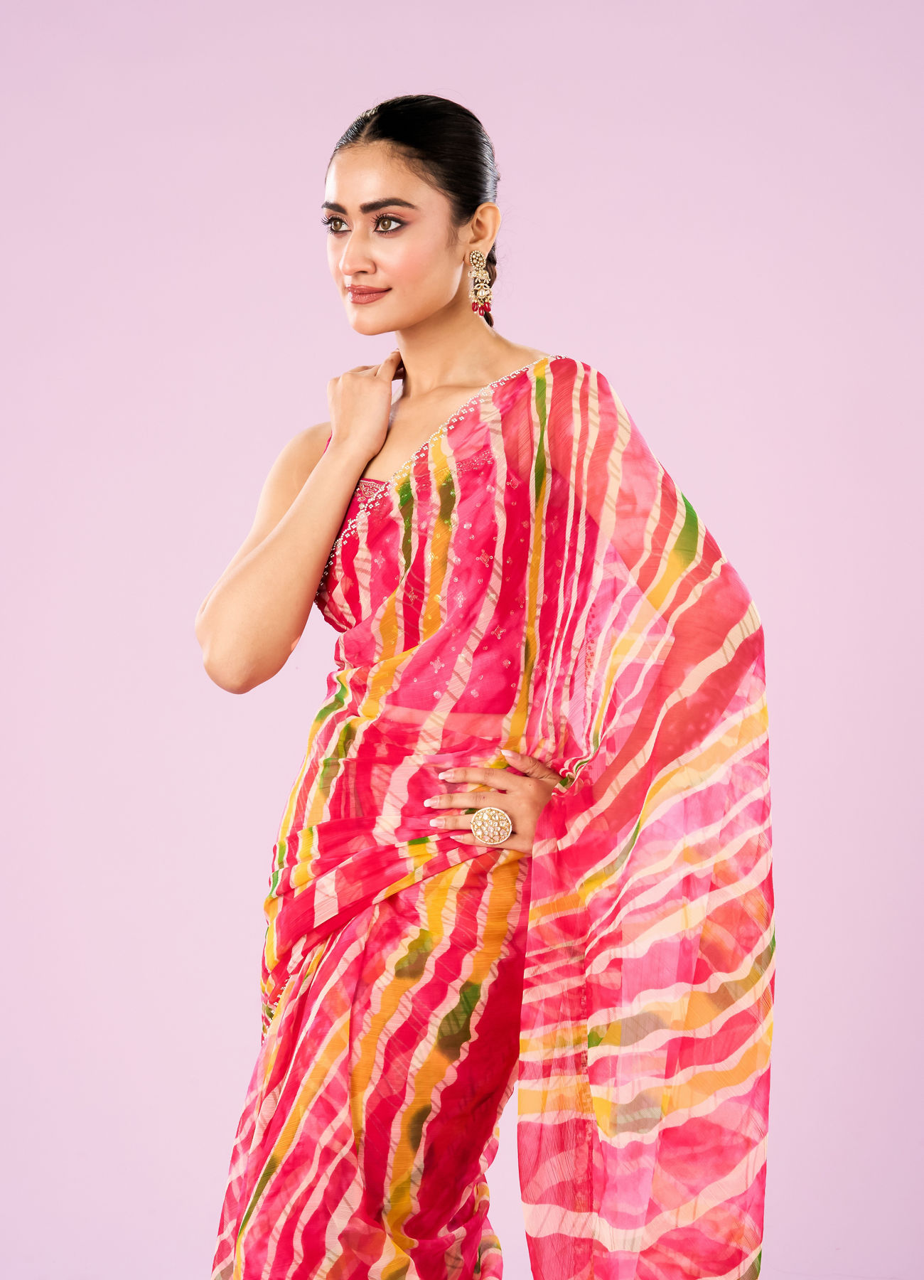 Mohey Women Elegant Pink Chiffon Saree