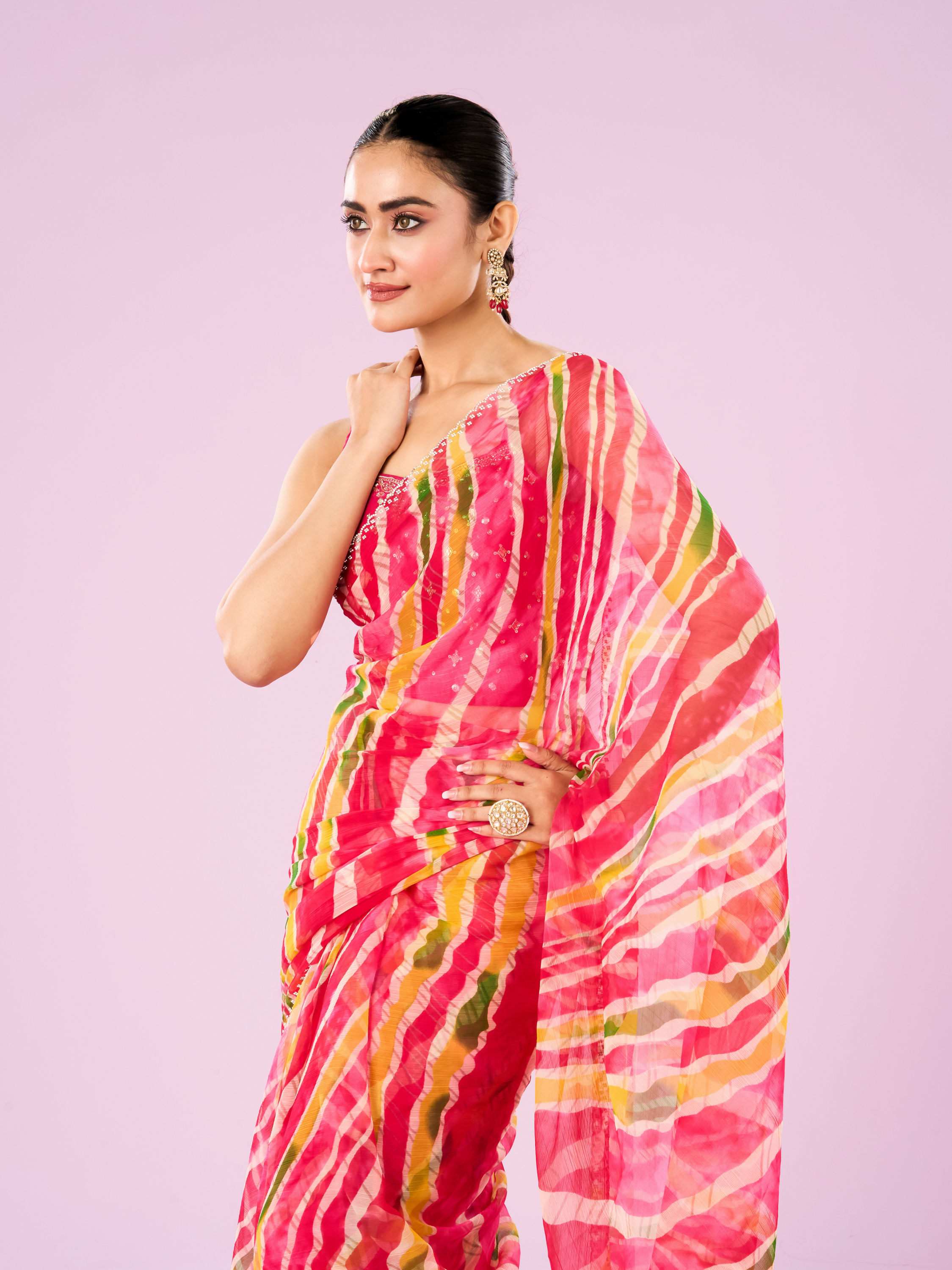 Mohey Women Elegant Pink Chiffon Saree