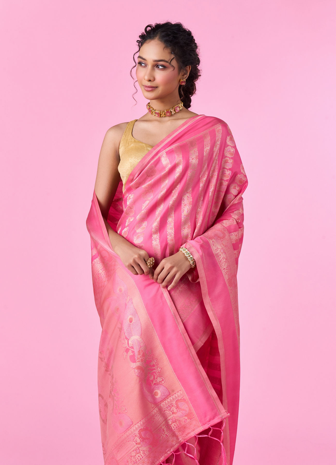 Mohey Women Enchanting Pink Art Silk Saree