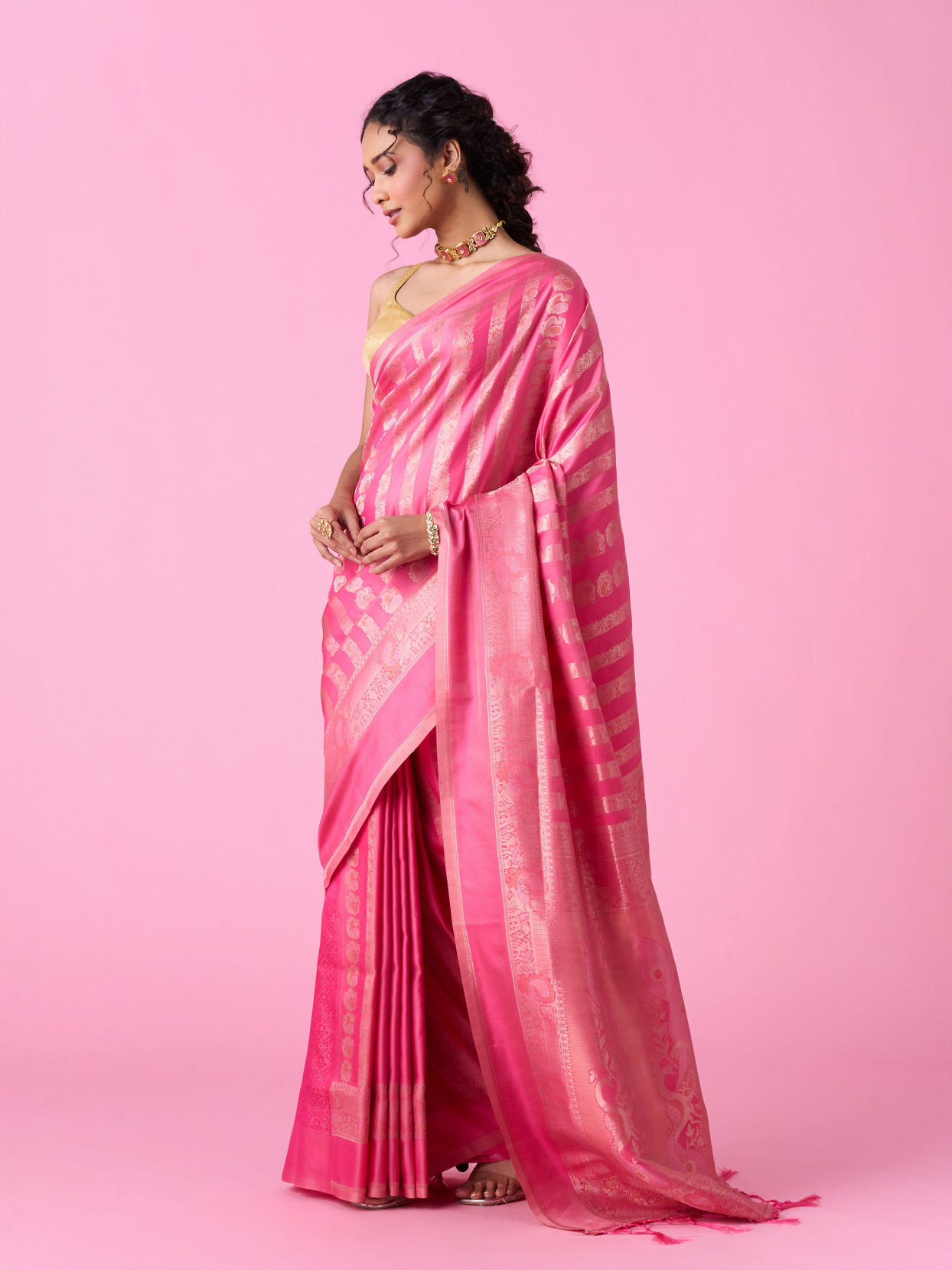Mohey Women Enchanting Pink Art Silk Saree