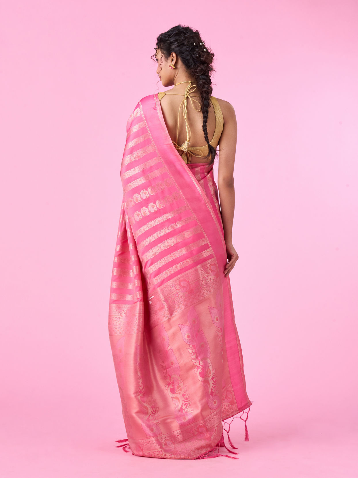 Mohey Women Enchanting Pink Art Silk Saree