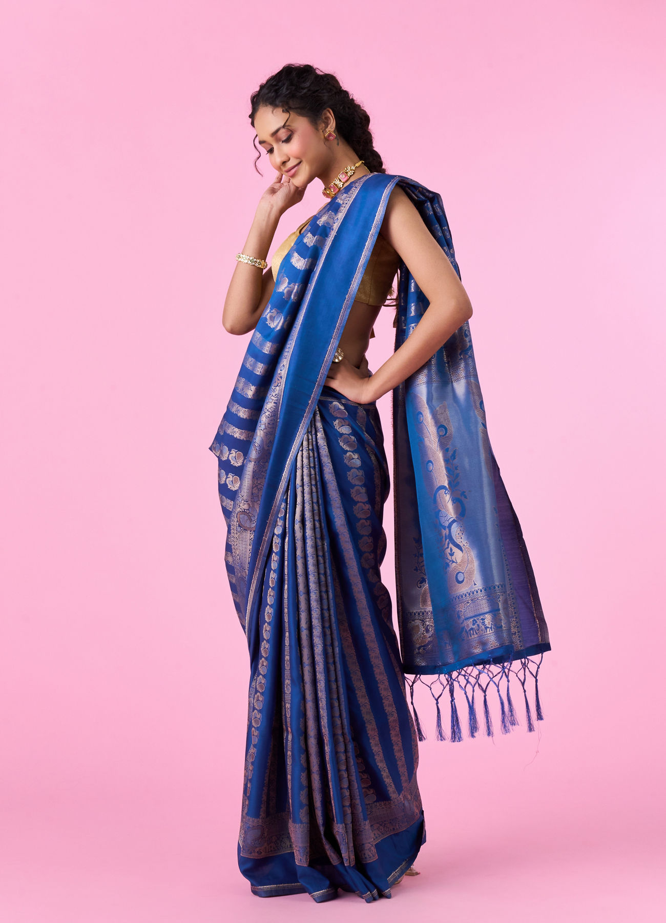 Mohey Women Regal Blue Art Silk Saree