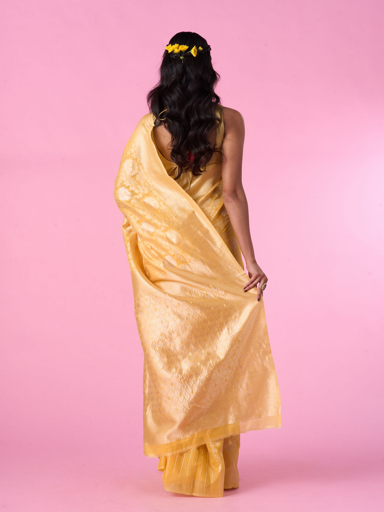 Mohey Women Radiant Yellow Saree