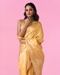 Mohey Women Radiant Yellow Saree