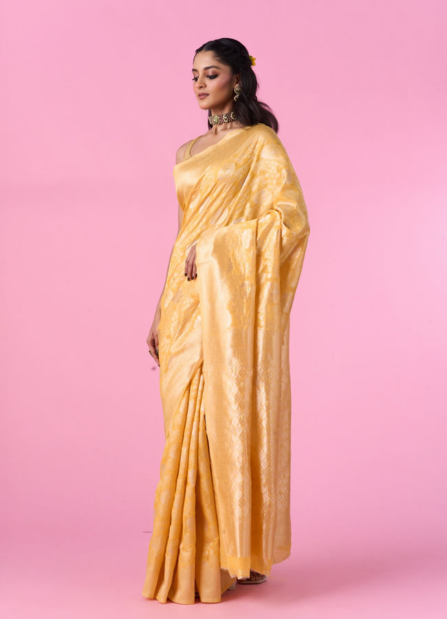 Mohey Women Radiant Yellow Saree