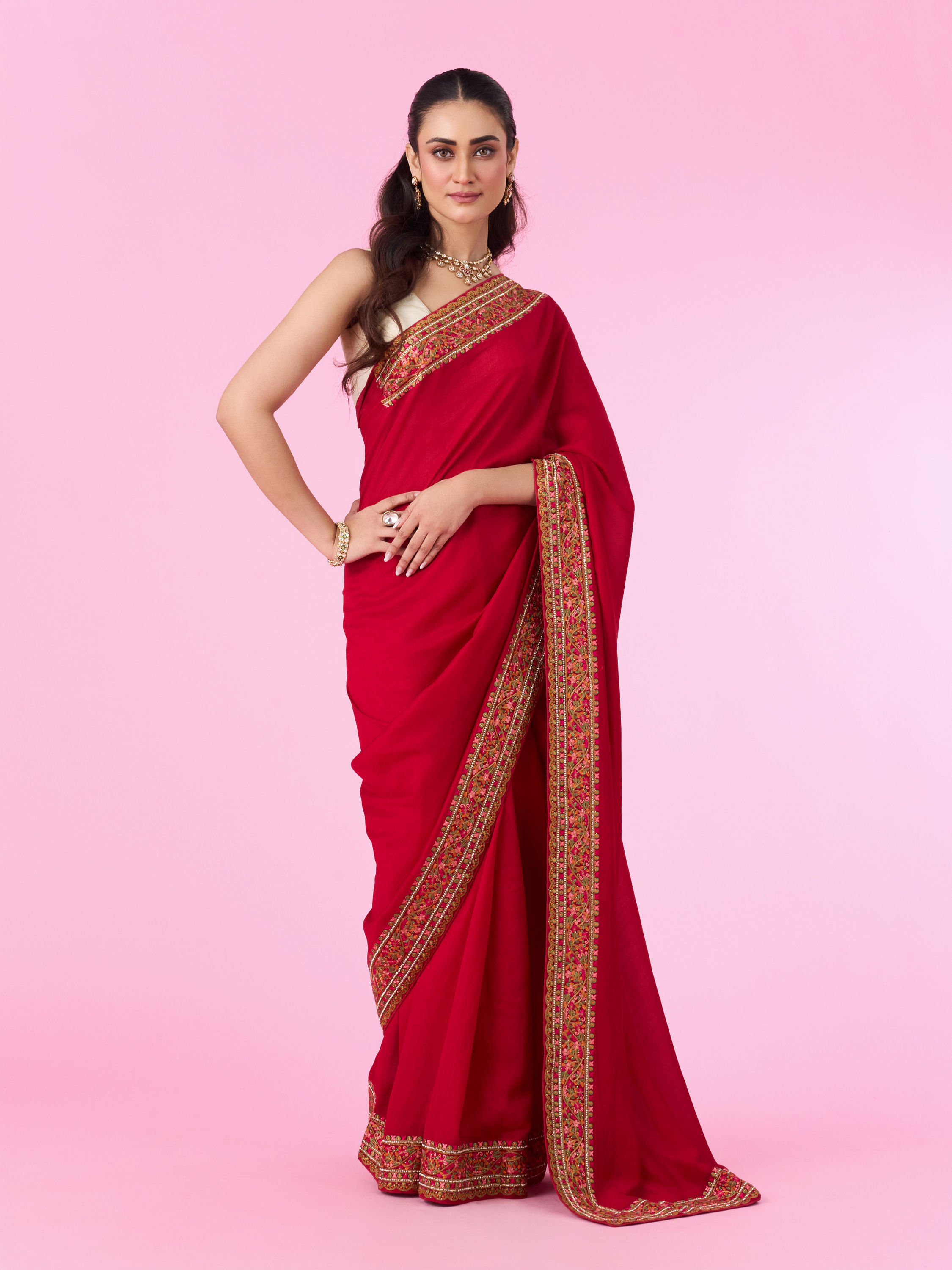 Mohey Women Majestic Radiance Red Saree