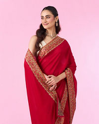 Mohey Women Majestic Radiance Red Saree