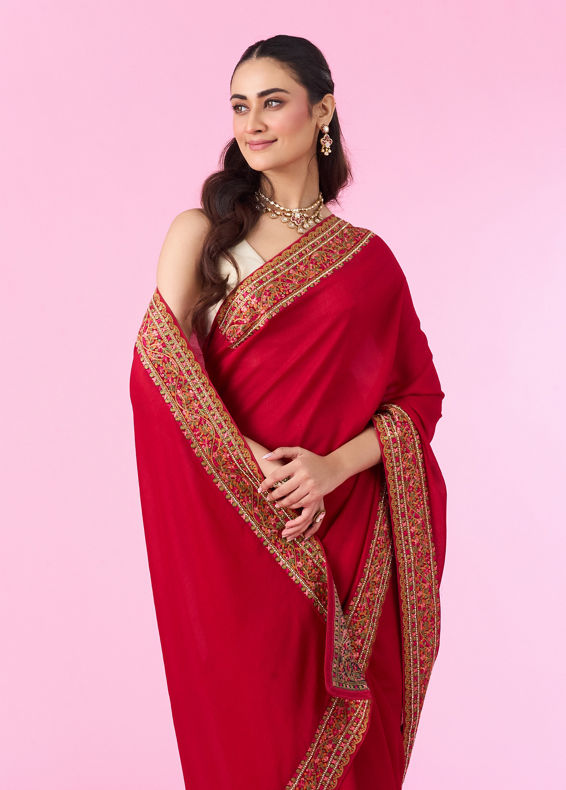 Mohey Women Majestic Radiance Red Saree