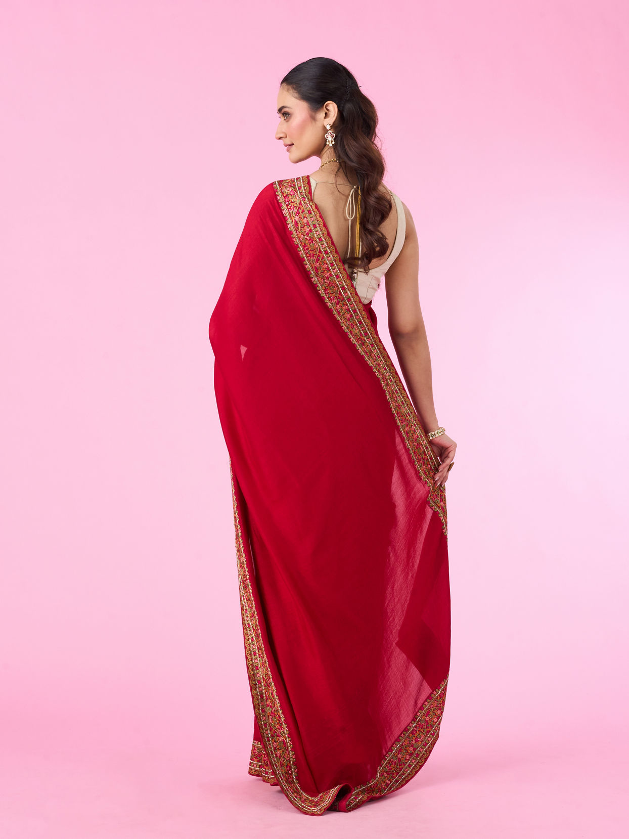 Mohey Women Majestic Radiance Red Saree