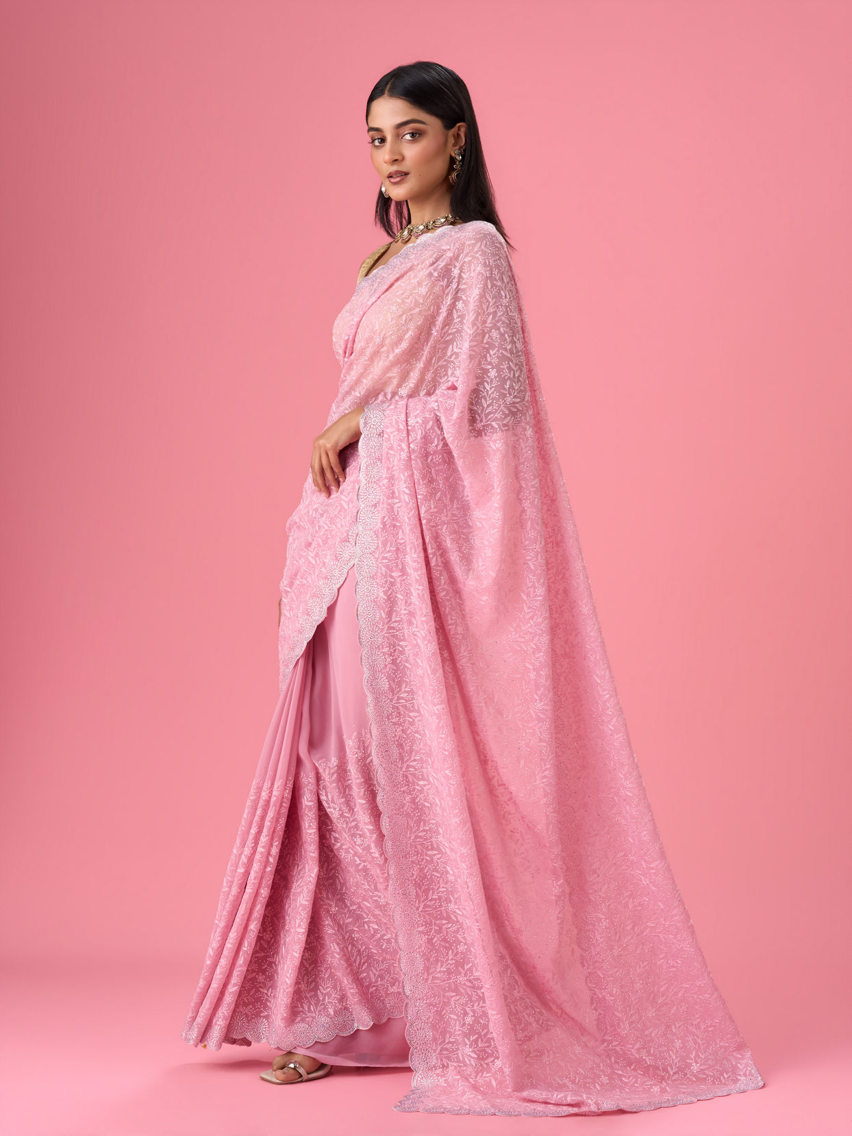 Mohey Women Elegant Pink Georgette Saree