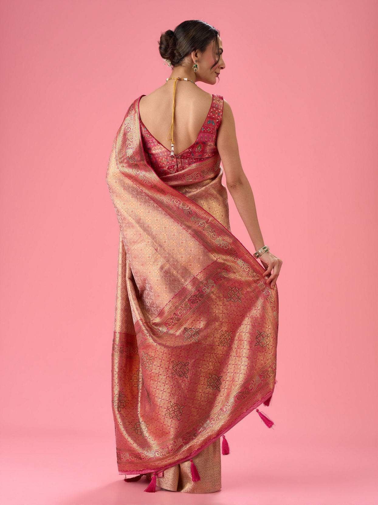 Mohey Women Radiant Rani Pink Banarasi Saree