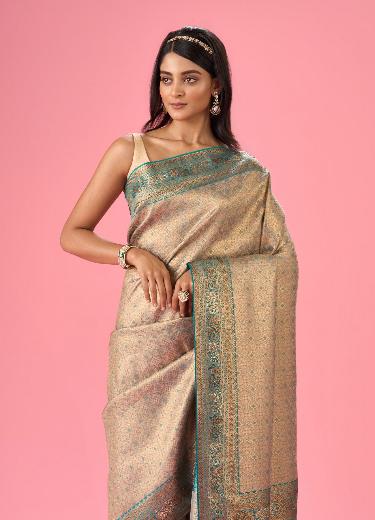 Mohey Women Emerald Elegance Saree