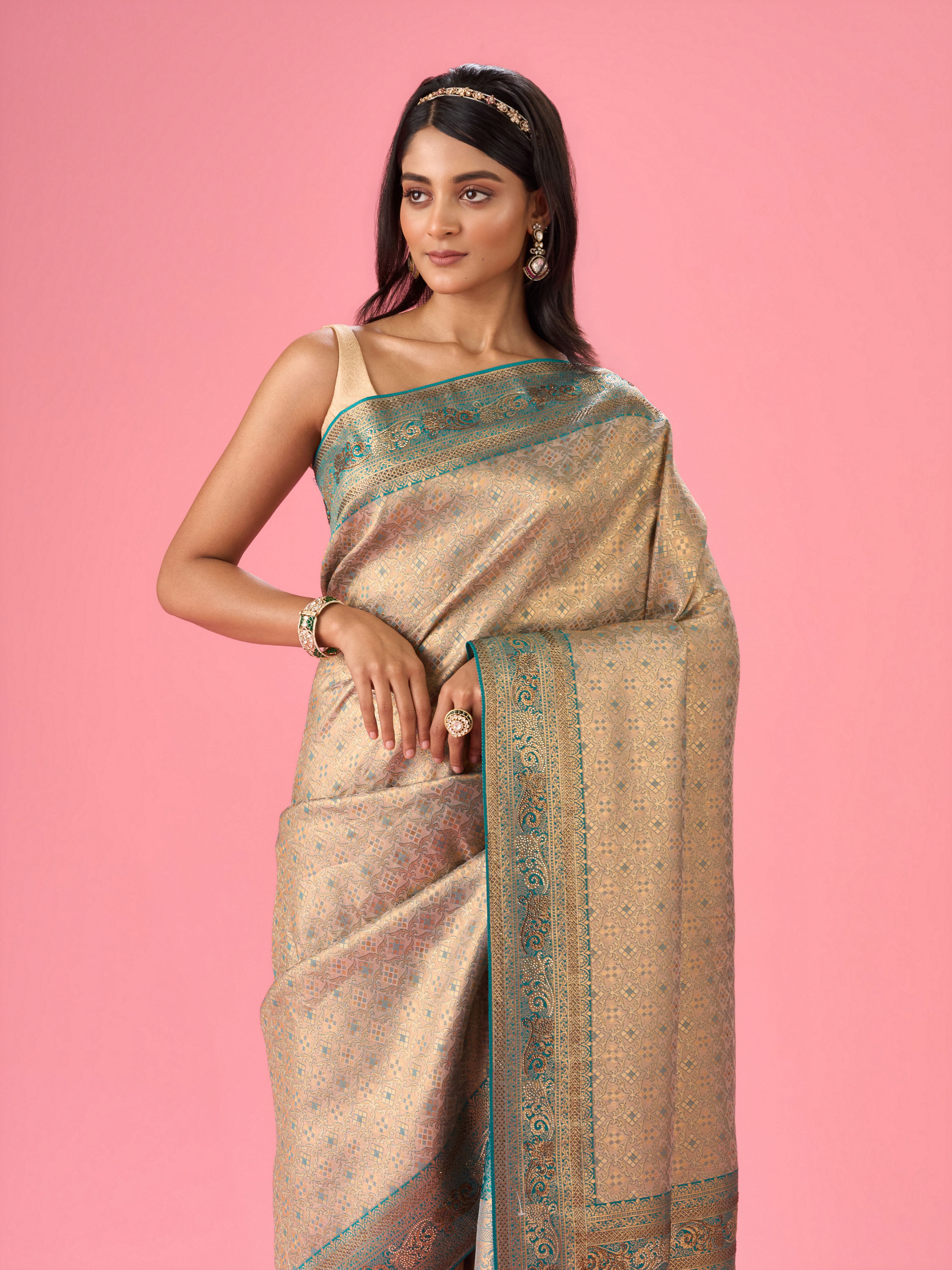 Mohey Women Emerald Elegance Saree