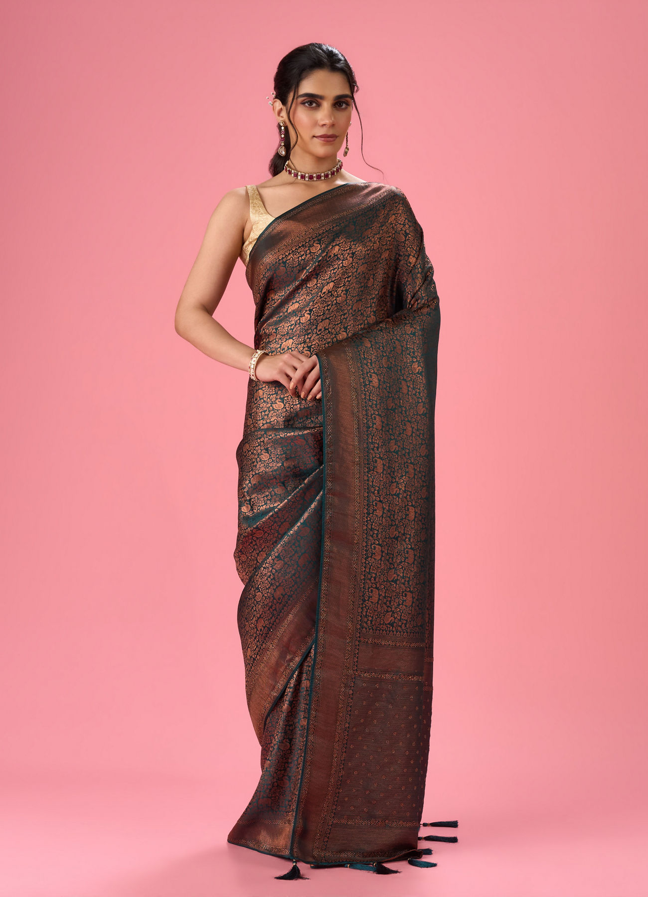 Mohey Women Enthralling Blue Banarasi Saree