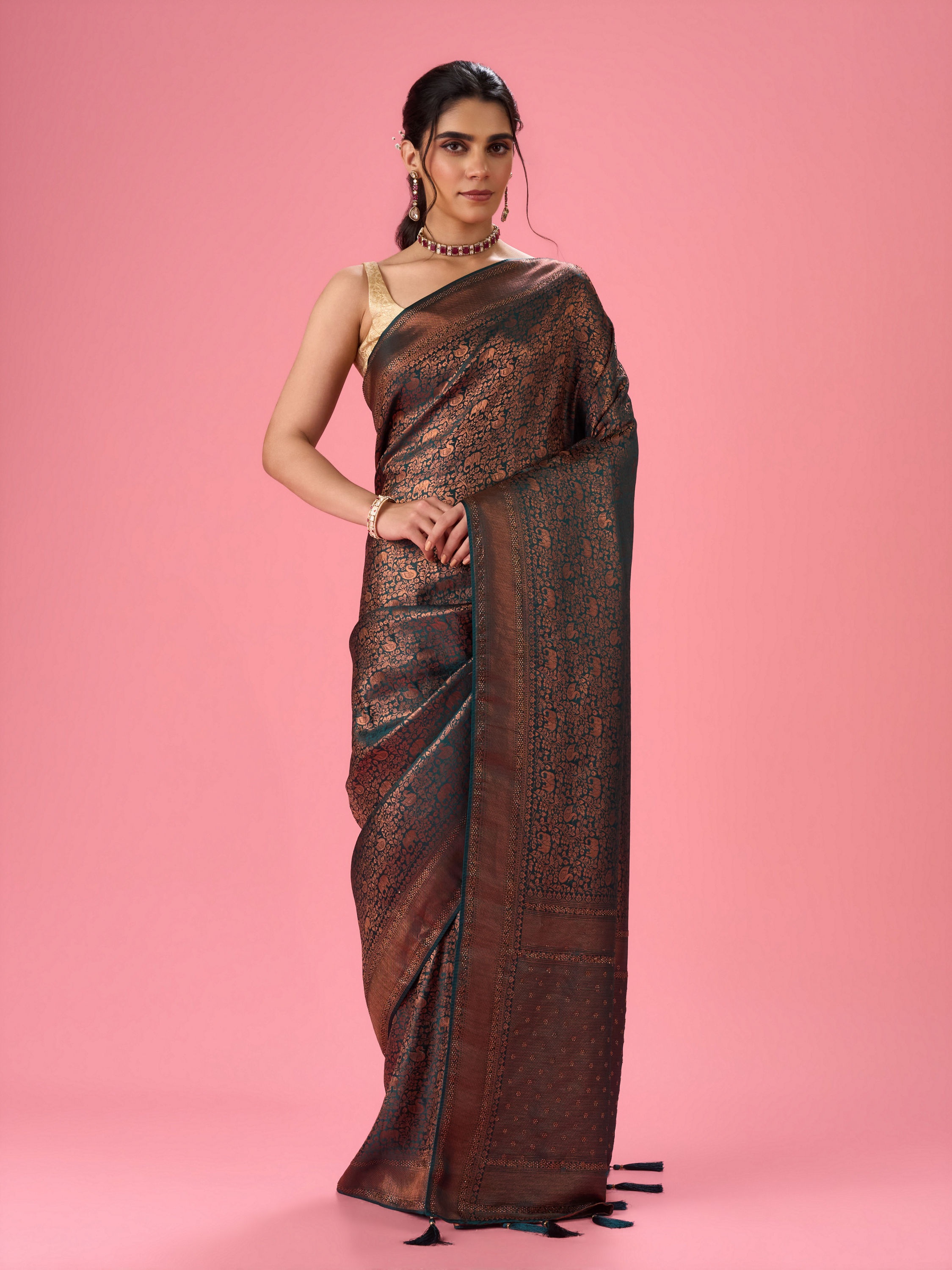 Mohey Women Enthralling Blue Banarasi Saree