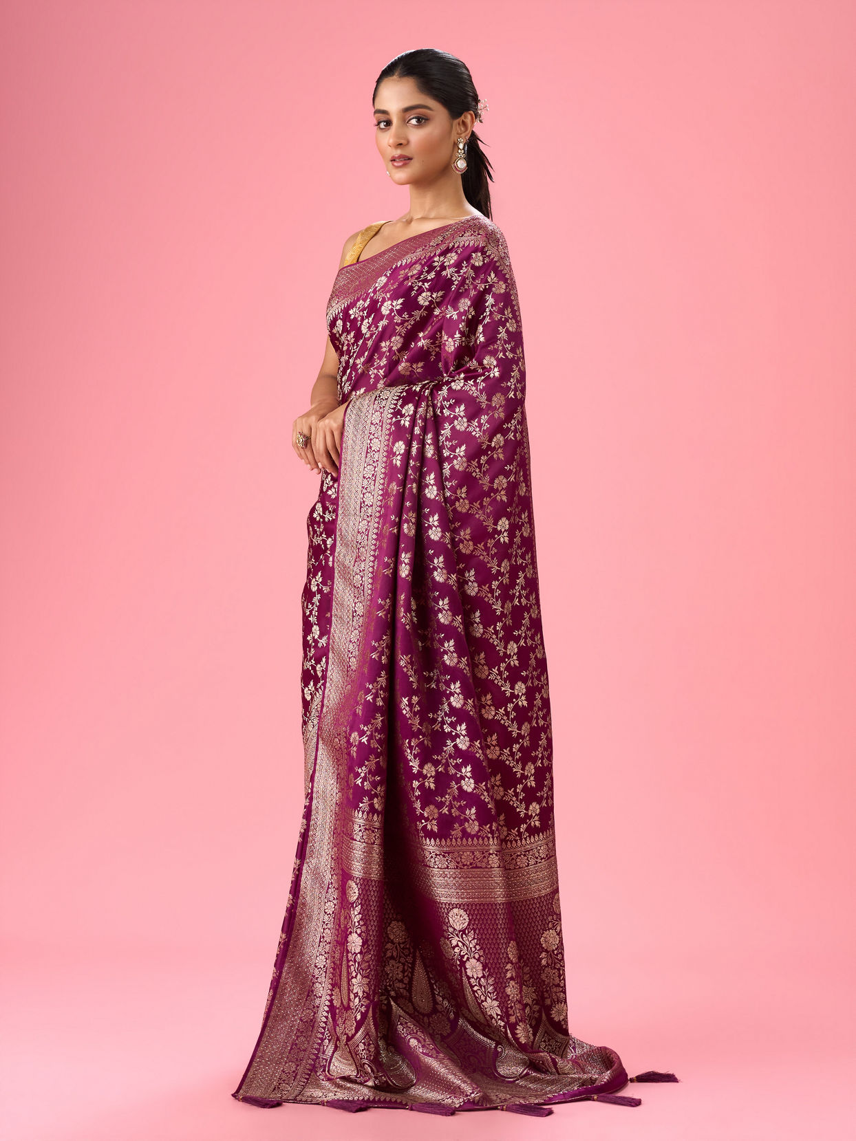 Mohey Women Enthralling Wine Banarasi Saree