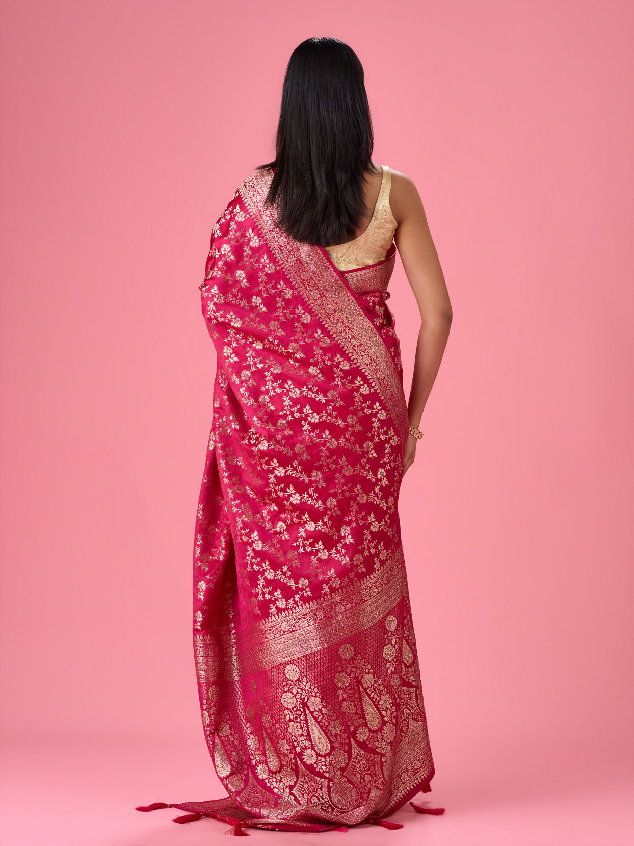 Mohey Women Radiant Pink Banarasi Saree