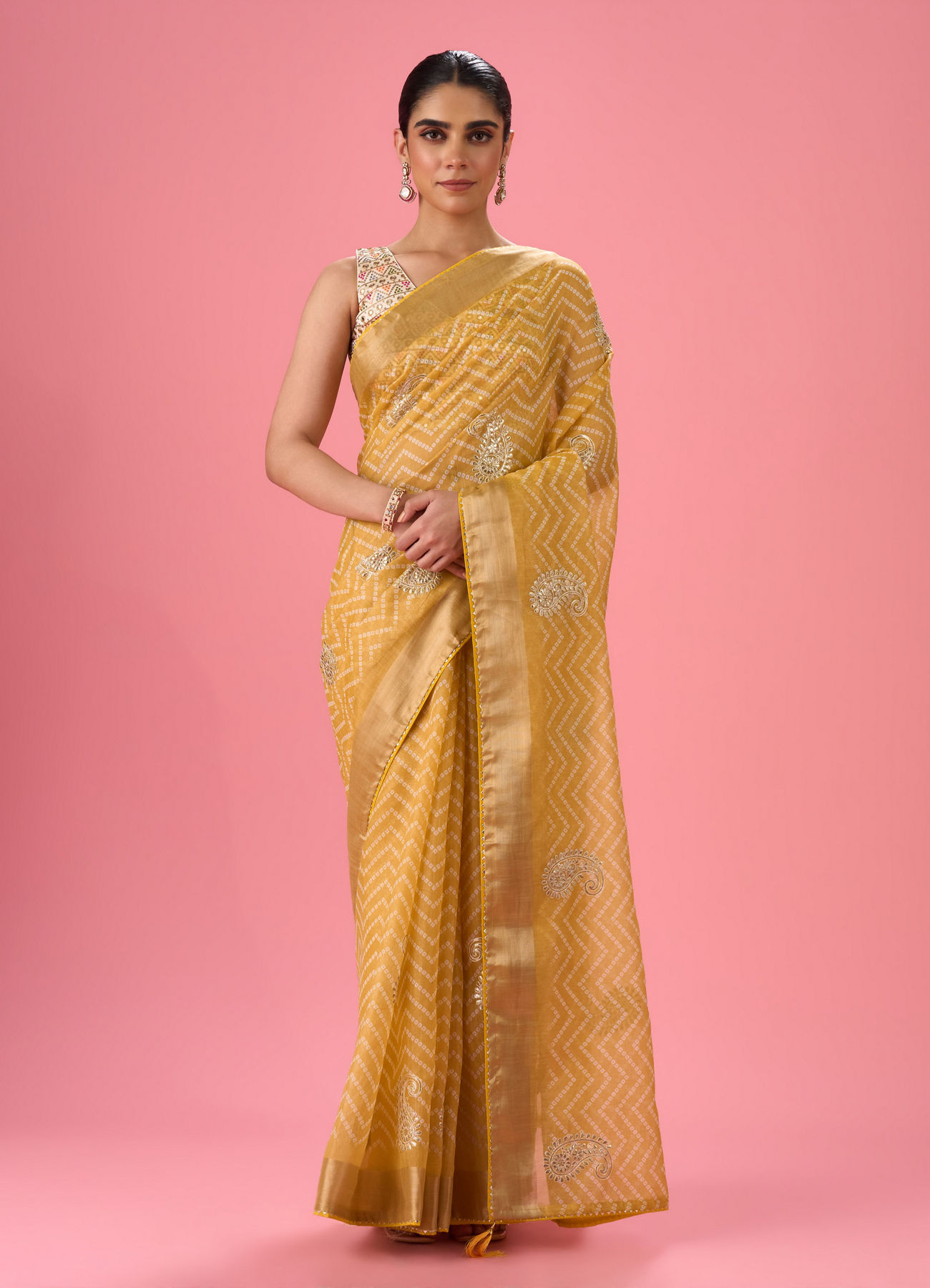 Mohey Women Ebullient Yellow Saree