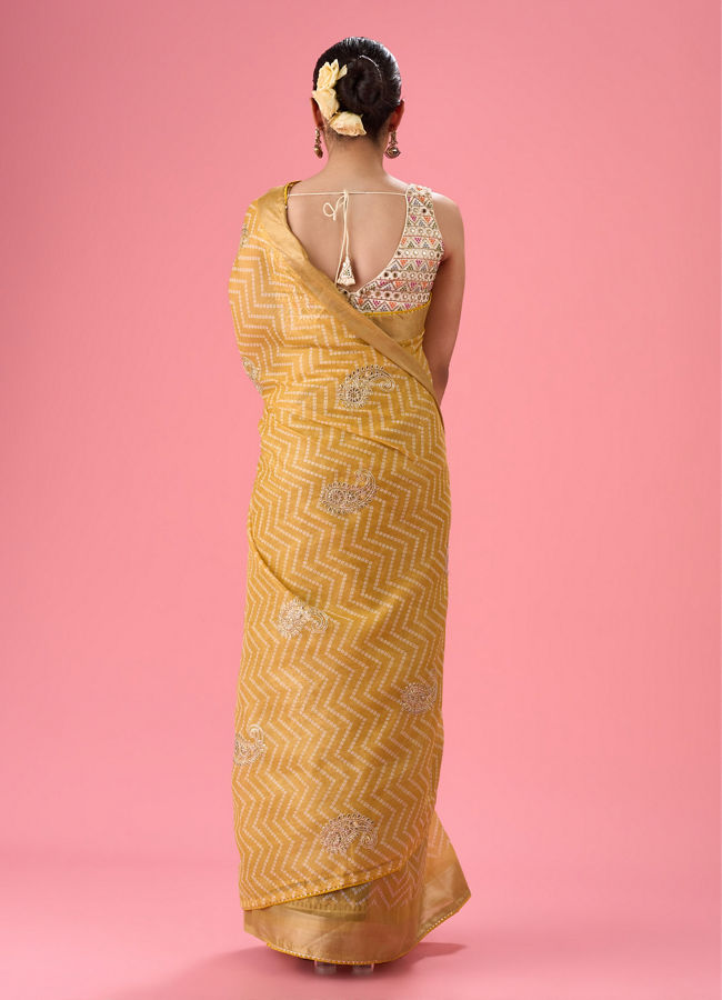 Mohey Women Ebullient Yellow Saree