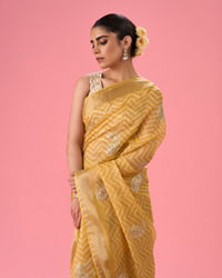 Mohey Women Ebullient Yellow Saree