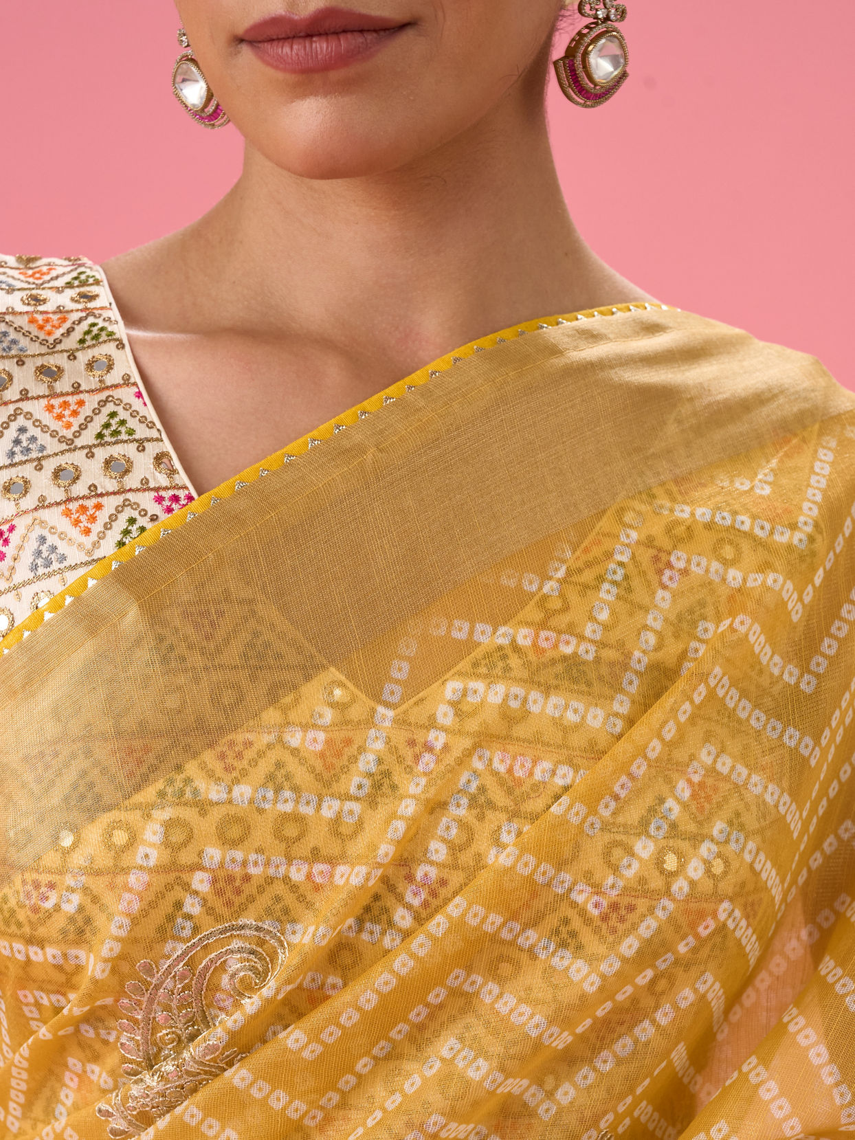 Mohey Women Ebullient Yellow Saree