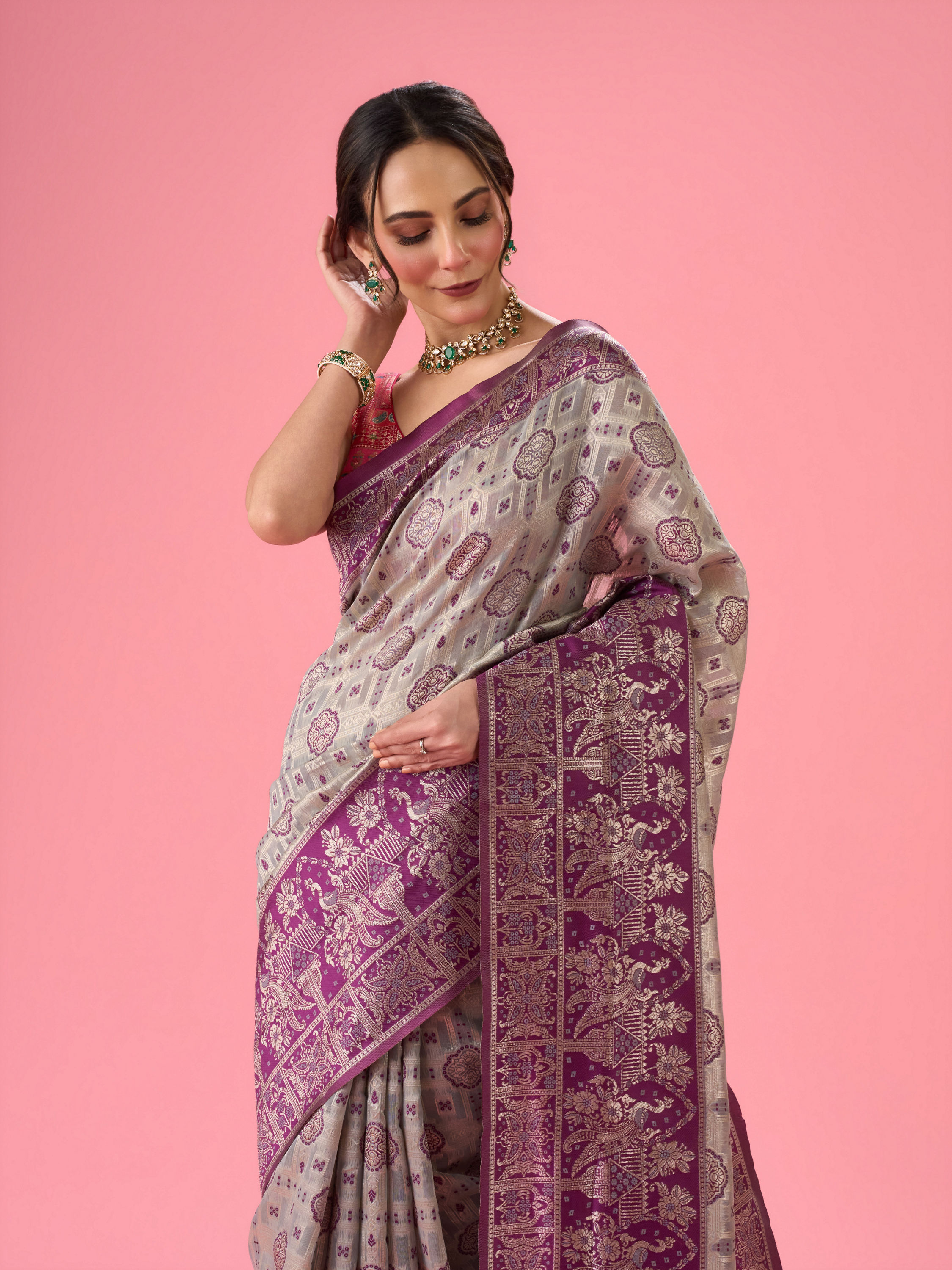 Mohey Women Dramatic Grey Saree
