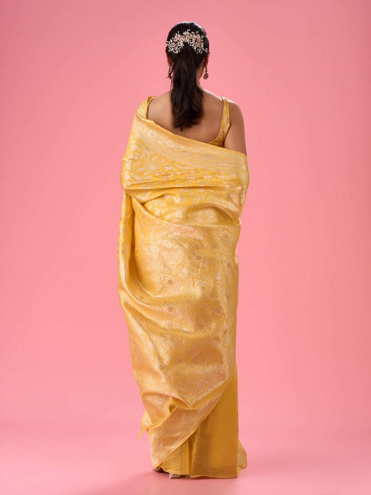 Mohey Women Glowing Yellow Festive Saree