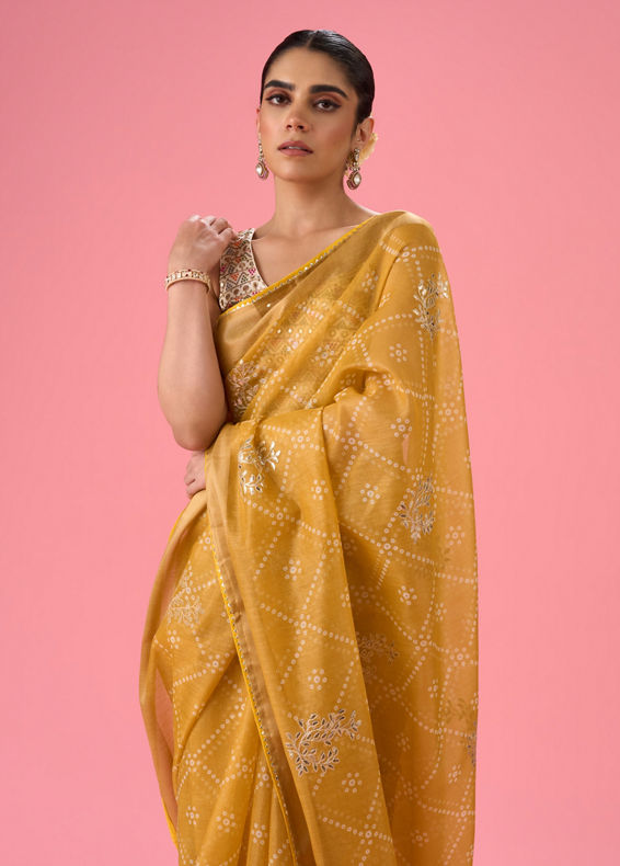 Mohey Women Vibrant Solstice Yellow Saree