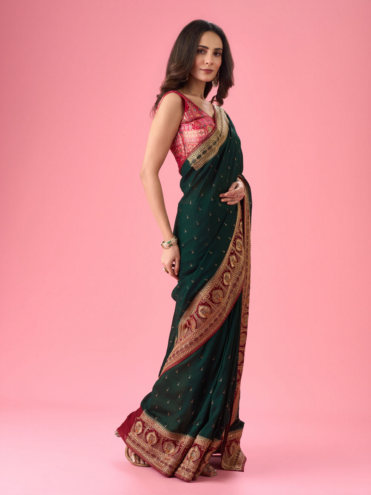 Mohey Women Chic Bottle Green Saree