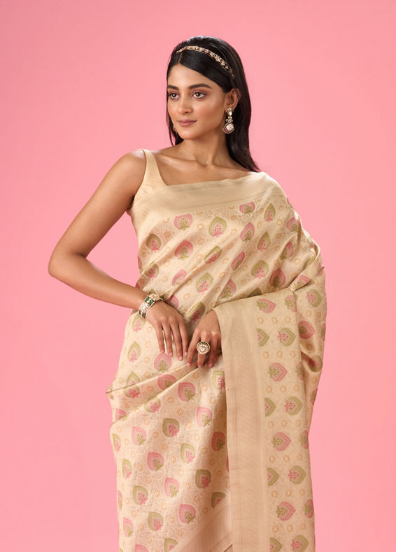 Mohey Women Cream Elegance Saree