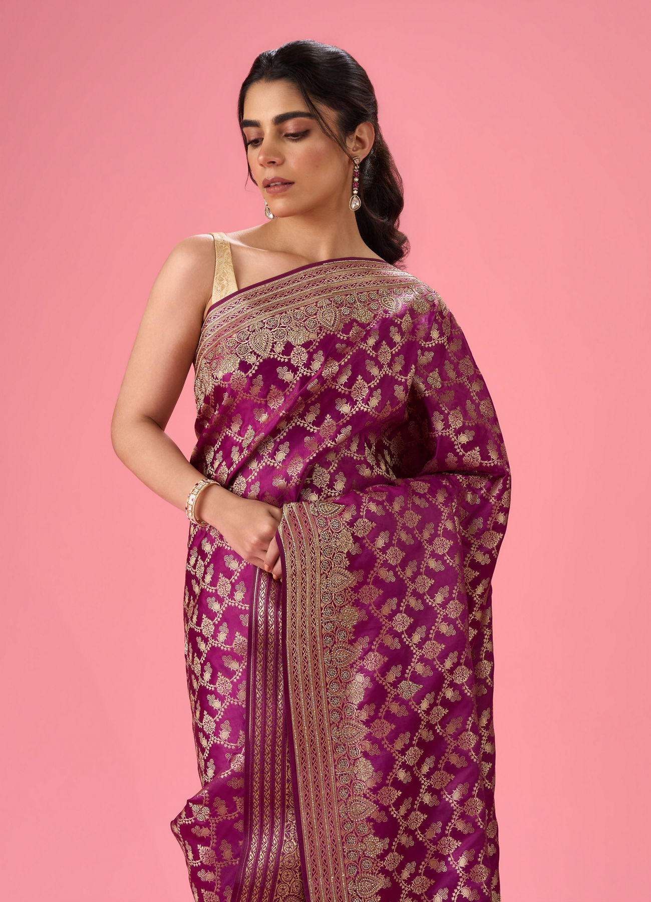 Mohey Women Elegant Wine Saree