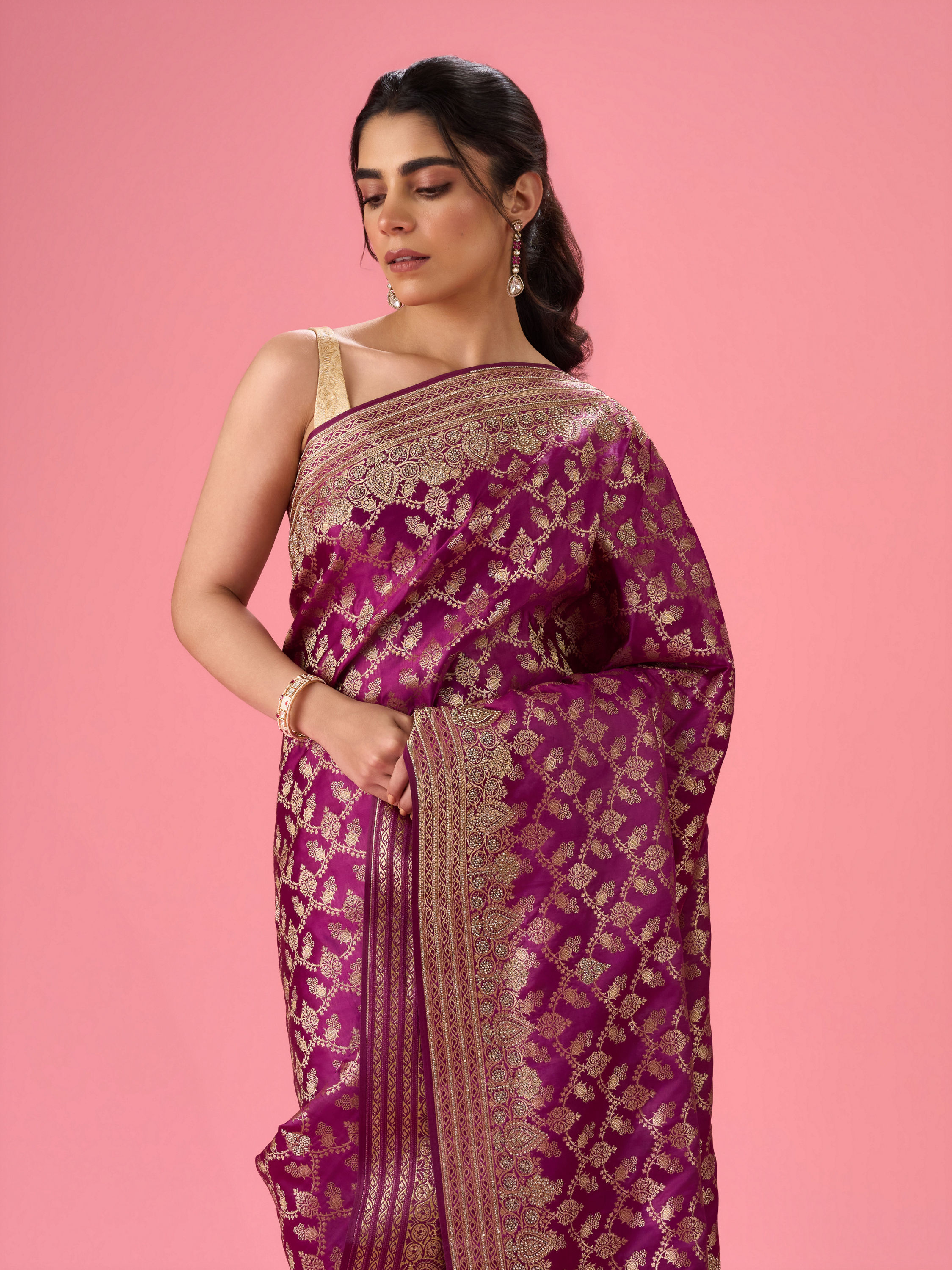 Mohey Women Elegant Wine Saree