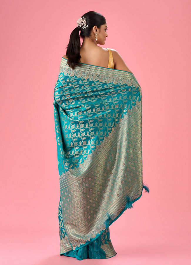 Mohey Women Luxurious Rama Green Saree