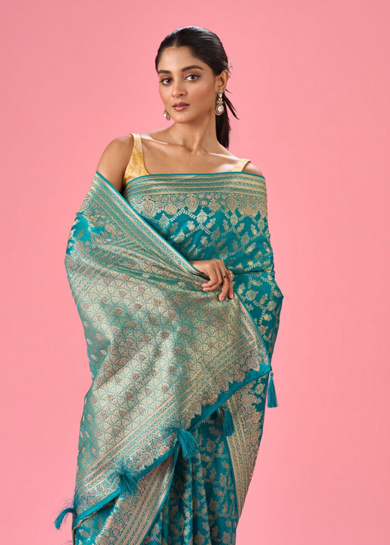 Mohey Women Luxurious Rama Green Saree