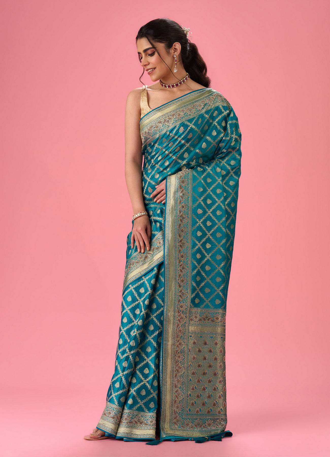 Mohey Women Ravishing Rama Green Banarasi Saree