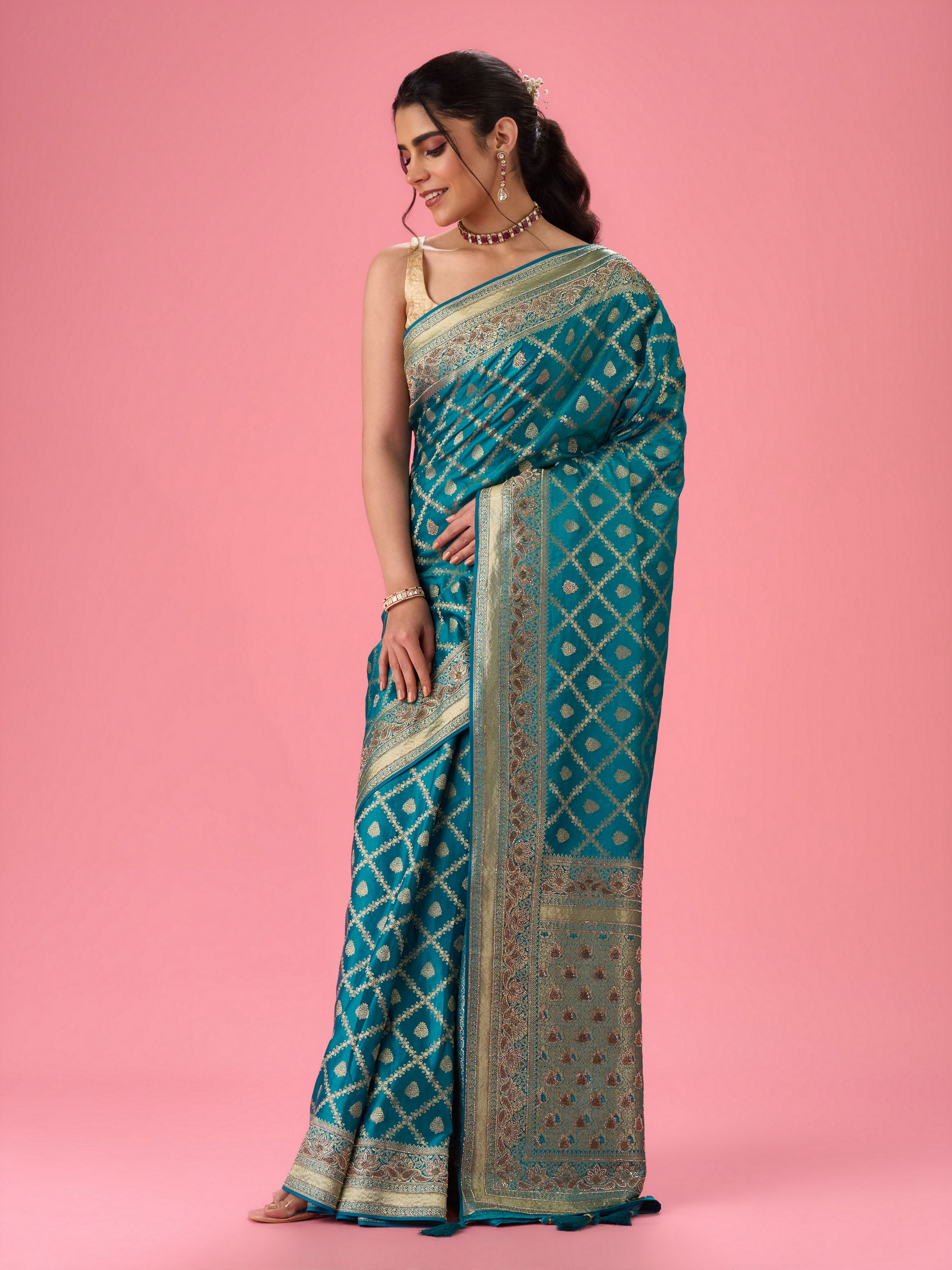 Mohey Women Ravishing Rama Green Banarasi Saree