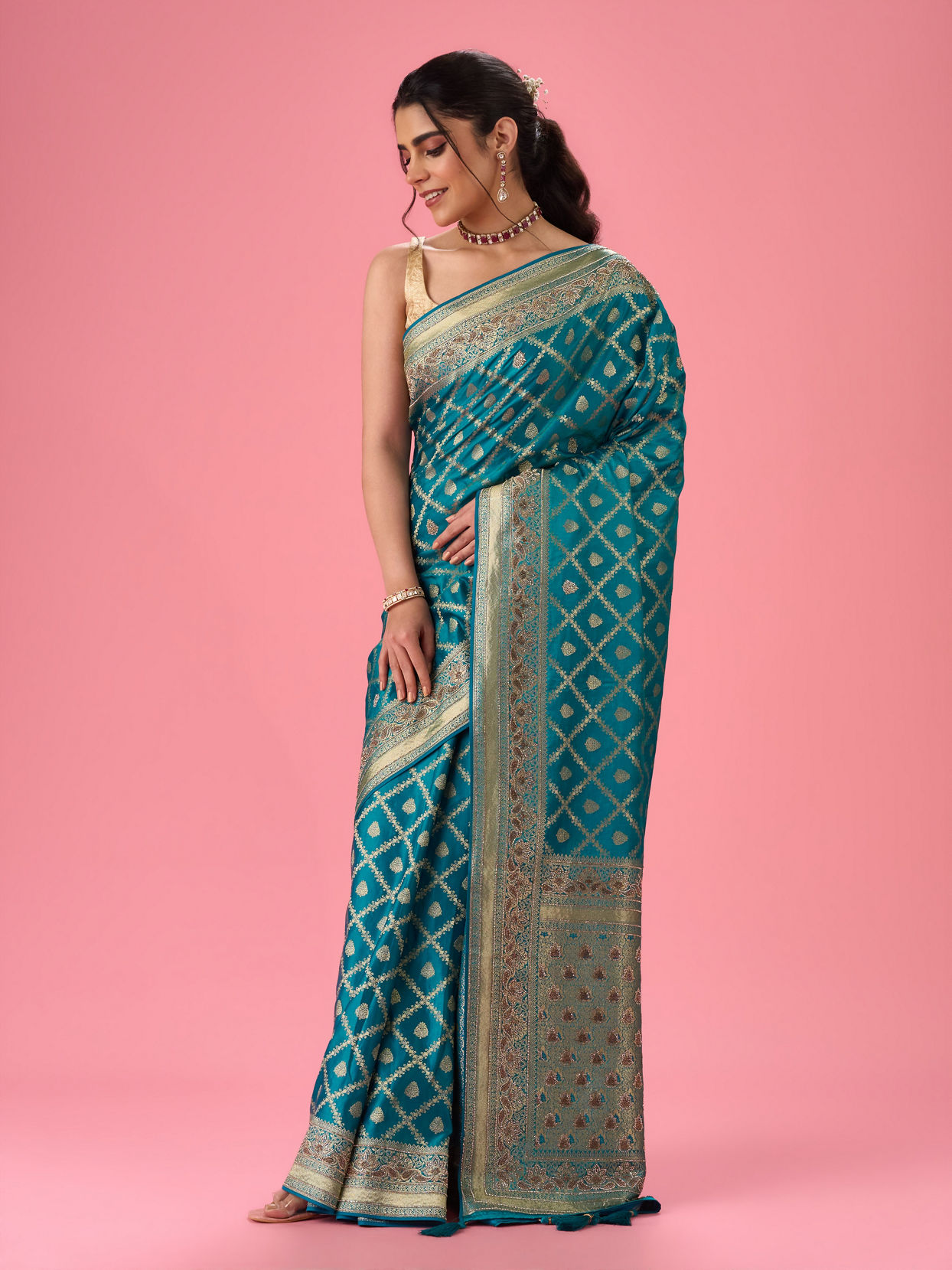 Mohey Women Ravishing Rama Green Banarasi Saree