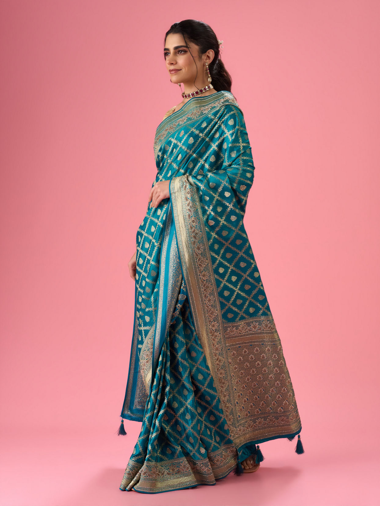 Mohey Women Ravishing Rama Green Banarasi Saree