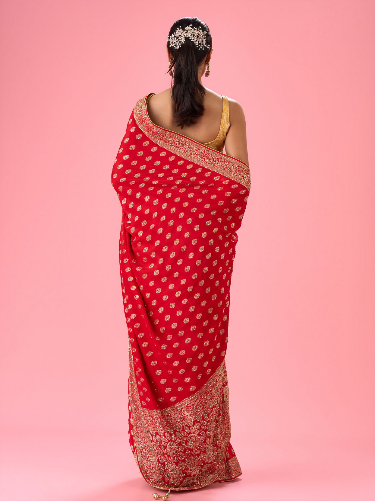 Mohey Women Ravishing Red Georgette Bridal Saree