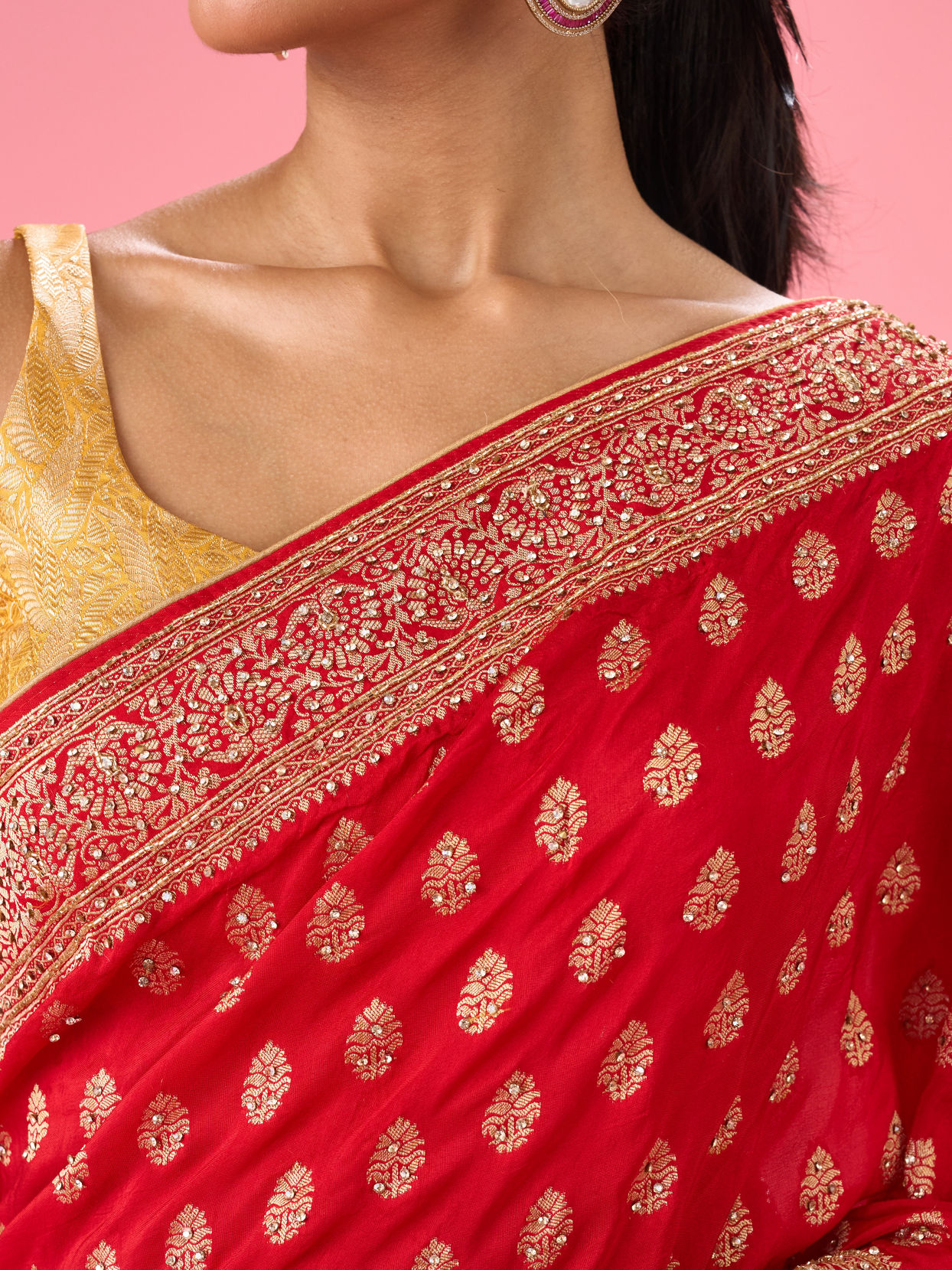 Mohey Women Ravishing Red Georgette Bridal Saree