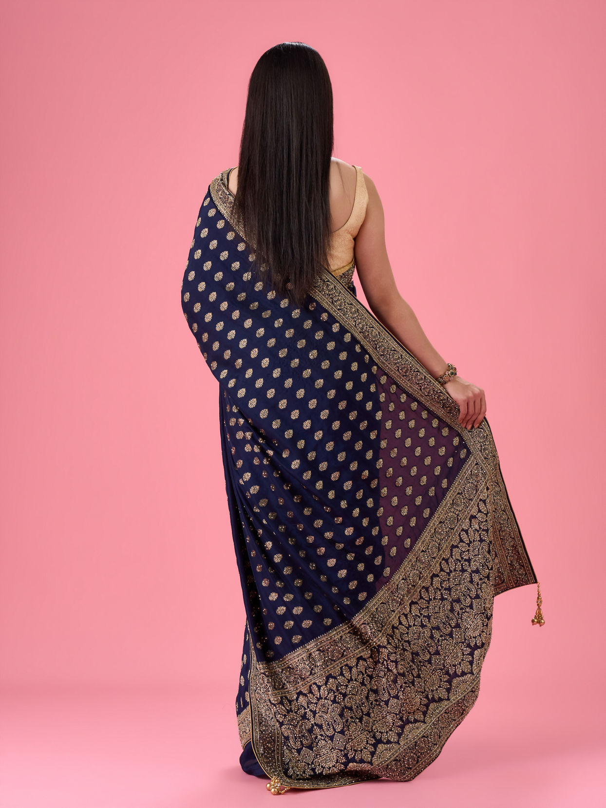 Mohey Women Indigo Blue Elegance Georgette Saree