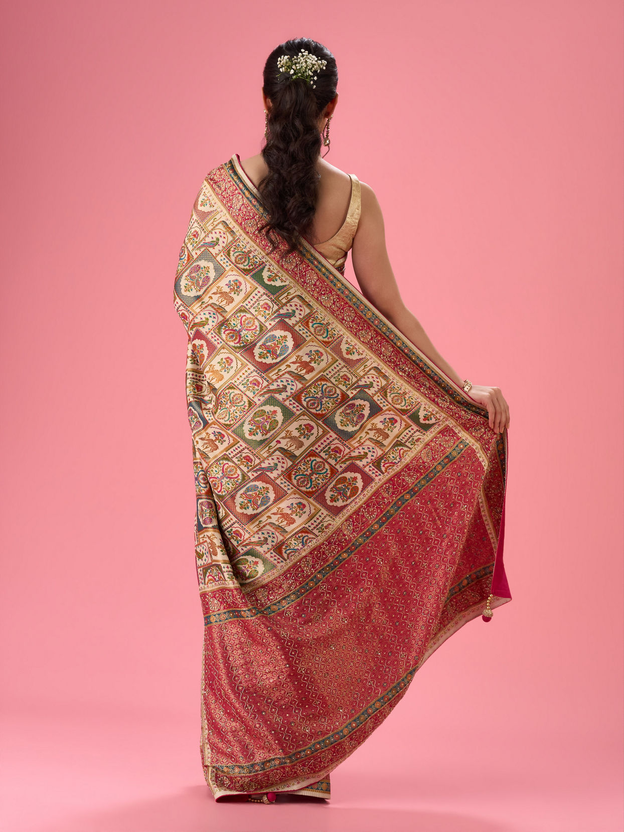 Mohey Women Cream Art Silk Banarasi Saree